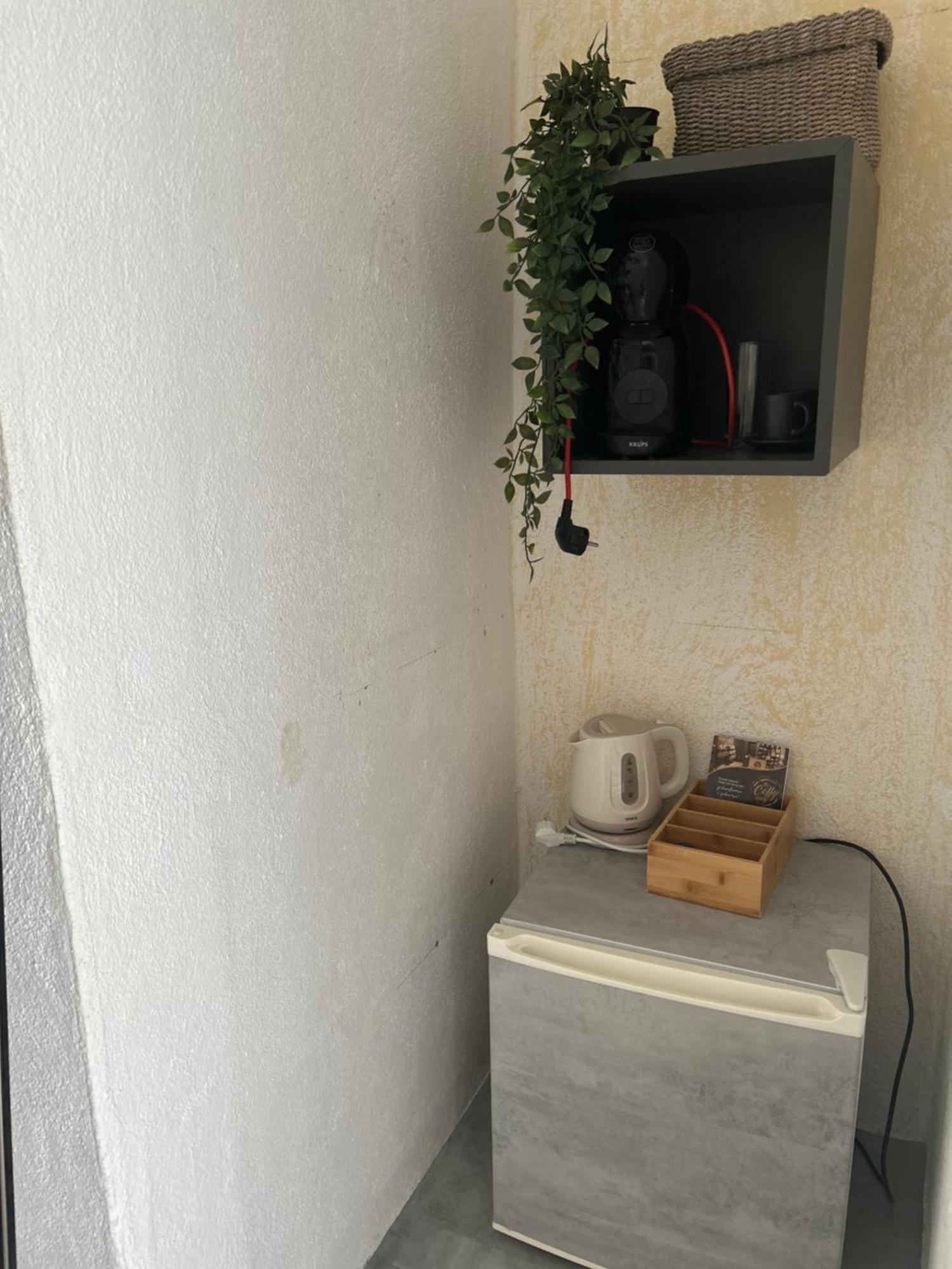 Hotel Soba Za Odmor P&E Kaštel Štafilić Esterno foto